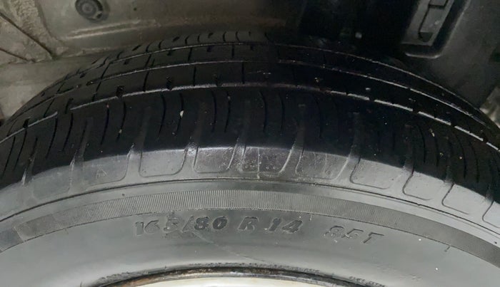 2011 Toyota Etios Liva G, Petrol, Manual, 67,800 km, Left Rear Tyre Tread