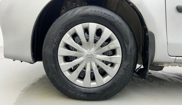 2011 Toyota Etios Liva G, Petrol, Manual, 67,800 km, Left Front Wheel