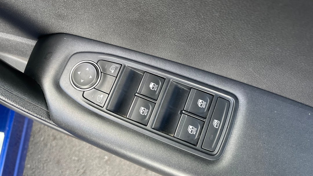 2021 Renault Captur Life, Automatic, 55686 km, Drivers Side Door Panel Controls