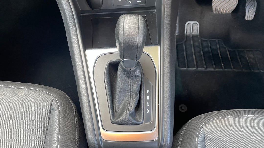 2021 Renault Captur Life, Automatic, 55686 km, Gear Lever 