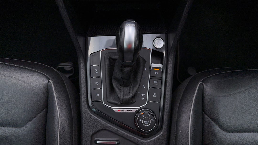 2017 Volkswagen Tiguan 162 Tsi Highline, Automatic, 120841 km, Gear Lever 