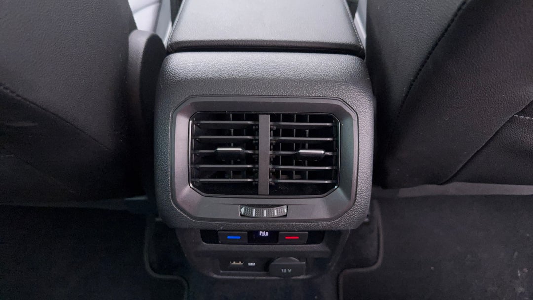 2017 Volkswagen Tiguan 162 Tsi Highline, Automatic, 120841 km, Rear A/C Vent