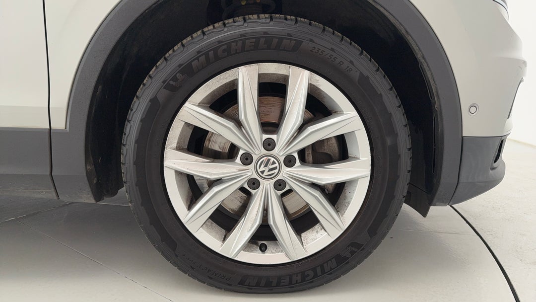 2017 Volkswagen Tiguan 162 Tsi Highline, Automatic, 120841 km, Right Front Wheel