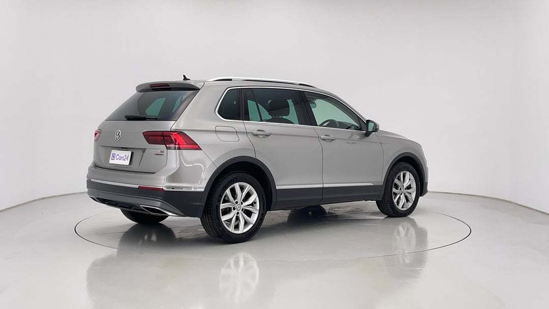 2017 Volkswagen Tiguan 162 Tsi Highline, Automatic, 120841 km, Right Back Diagonal (45- Degree) View