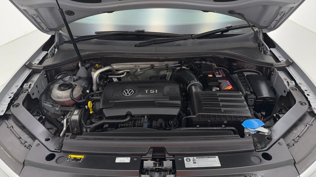 2017 Volkswagen Tiguan 162 Tsi Highline, Automatic, 120841 km, Open Bonnet (Engine)
