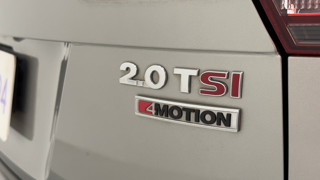 2017 Volkswagen Tiguan 162 Tsi Highline, Automatic, 120841 km, Badge (Boot Right Side)