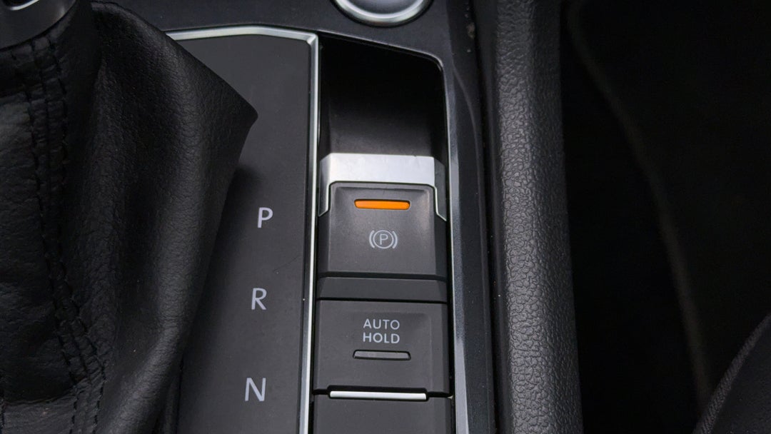 2017 Volkswagen Tiguan 162 Tsi Highline, Automatic, 120841 km, Handbrake