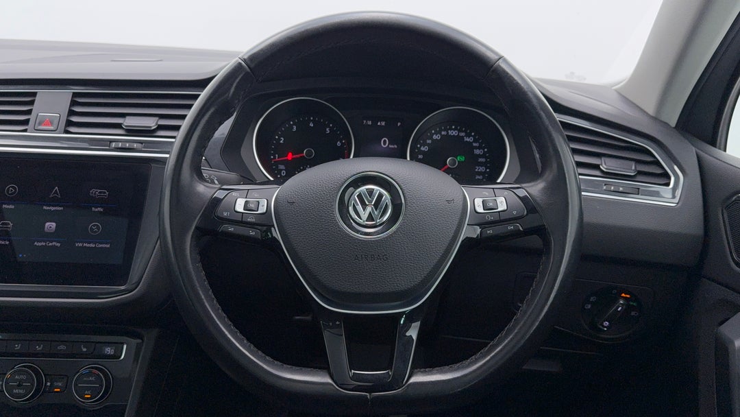 2017 Volkswagen Tiguan 162 Tsi Highline, Automatic, 120841 km, Steering Wheel Close-up