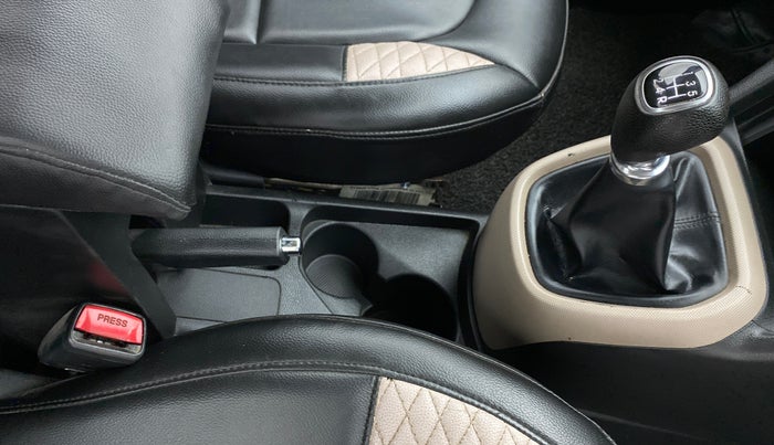 2014 Hyundai Xcent S 1.2 OPT, Petrol, Manual, 50,898 km, Gear Lever