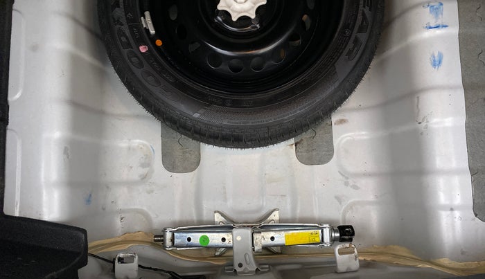 2014 Hyundai Xcent S 1.2 OPT, Petrol, Manual, 50,898 km, Dicky (Boot door) - Jack/Tool not available