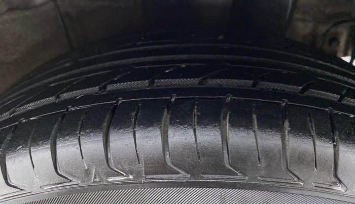 2014 Hyundai Xcent S 1.2 OPT, Petrol, Manual, 50,898 km, Left Rear Tyre Tread