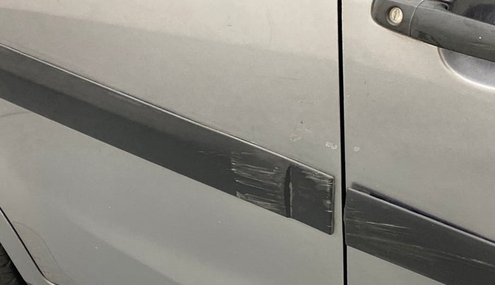 2011 Maruti Ritz VXI, Petrol, Manual, 74,068 km, Right rear door - Minor scratches