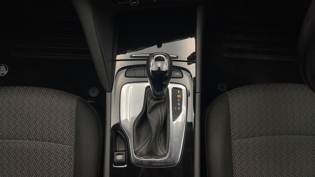 2018 Holden Commodore Lt, Automatic, 39135 km, Gear Lever 