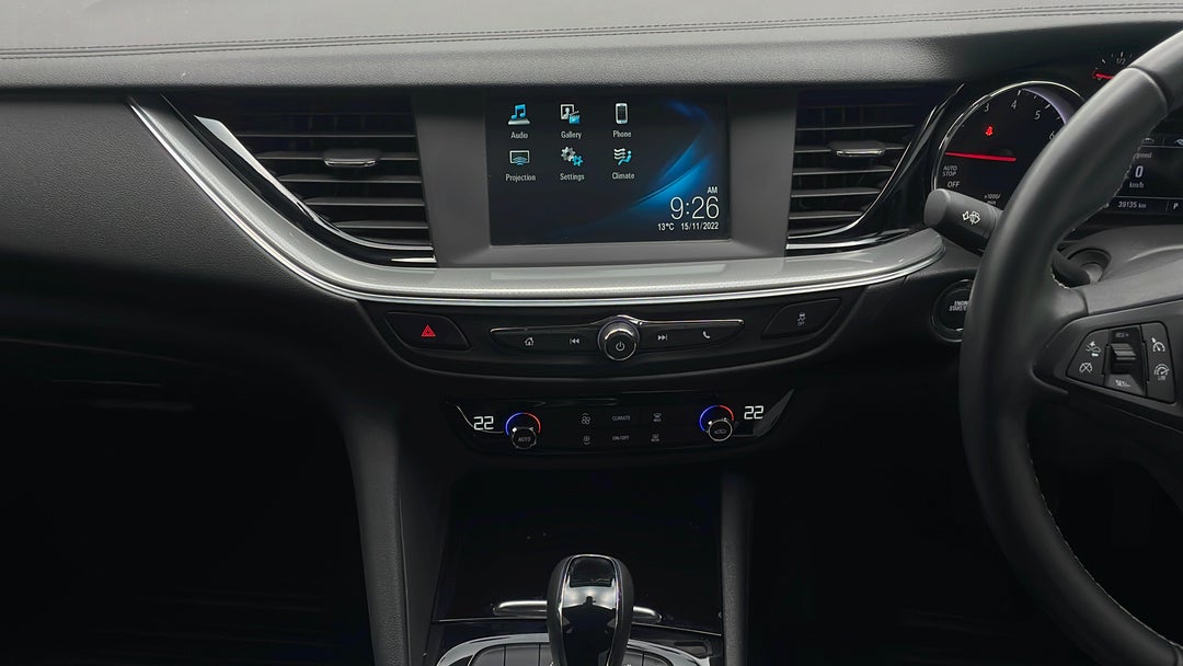 2018 Holden Commodore Lt, Automatic, 39135 km, Center Console