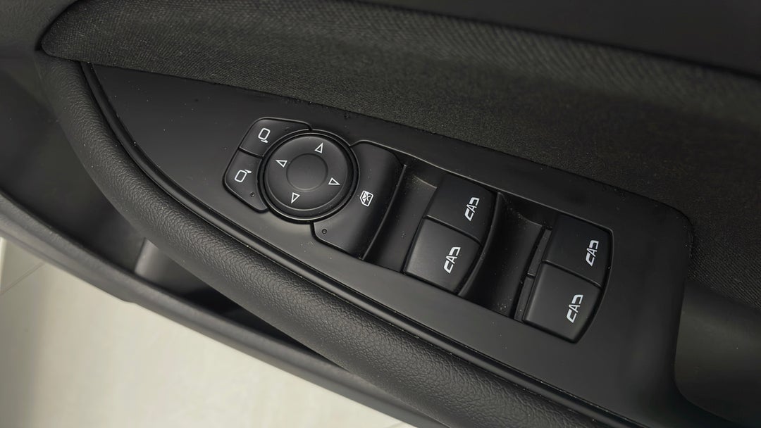 2018 Holden Commodore Lt, Automatic, 39135 km, Drivers Side Door Panel Controls