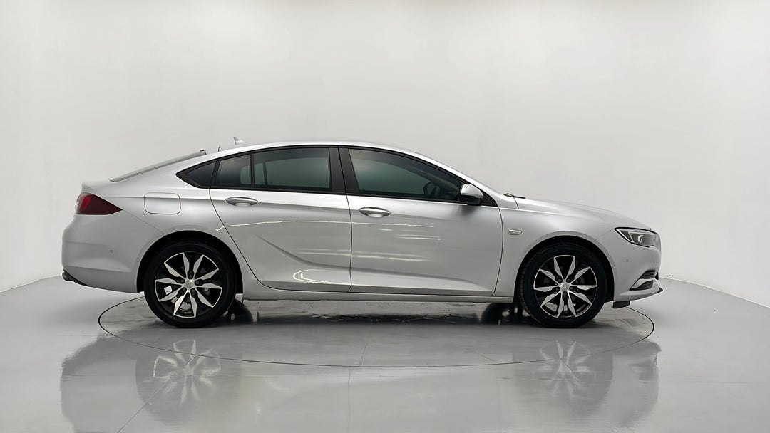 2018 Holden Commodore Lt, Automatic, 39135 km, Right Side View