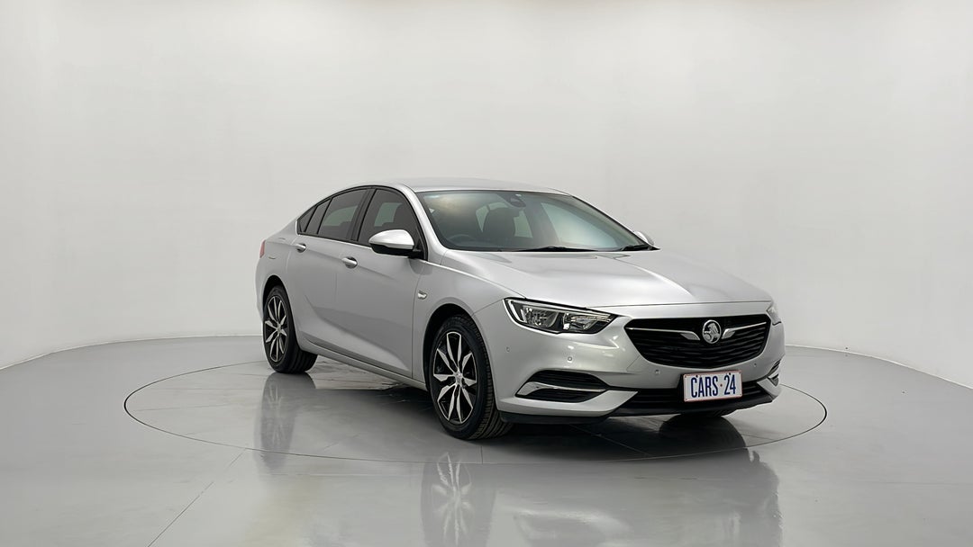 2018 Holden Commodore Lt, Automatic, 39135 km, Right Front Diagonal (45- Degree) View