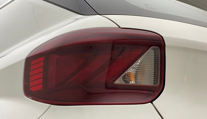 2019 Hyundai VENUE SX PLUS 1.0 TURBO DCT, Petrol, Automatic, 73,008 km, Left tail light - Minor scratches