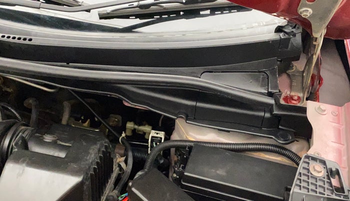 2019 Honda WR-V 1.2L I-VTEC VX MT, Petrol, Manual, 37,150 km, Bonnet (hood) - Cowl vent panel has minor damage