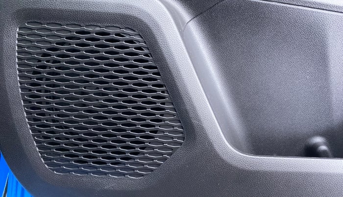 2022 Renault Kiger  RXT (O) AMT 1.0 DUAL TONE, Petrol, Automatic, 2,178 km, Speaker