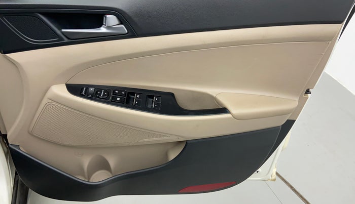 2016 Hyundai Tucson 2WD AT GLS DIESEL, Diesel, Automatic, 1,13,288 km, Driver Side Door Panels Controls