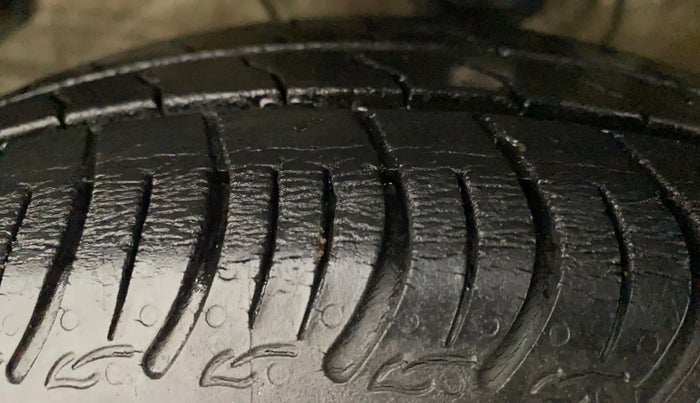 2020 Maruti S PRESSO VXI (O) CNG, CNG, Manual, 39,424 km, Left Front Tyre Tread