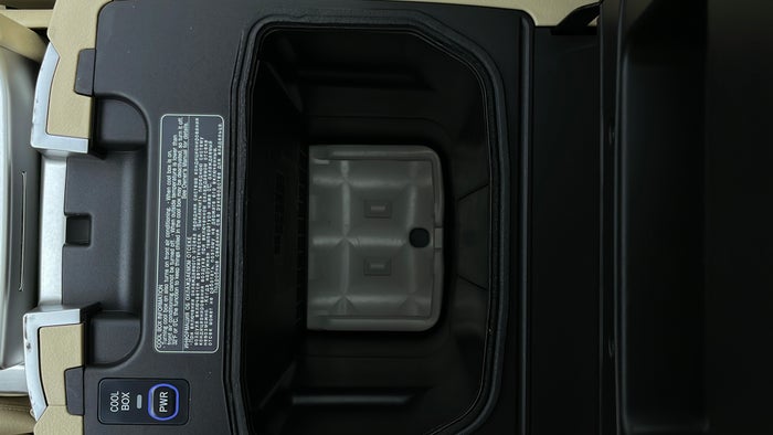 TOYOTA LAND CRUISER-Cooler Box
