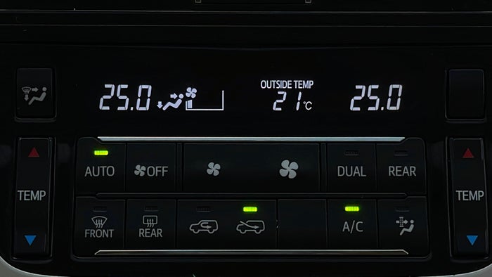 TOYOTA LAND CRUISER-Automatic Climate Control