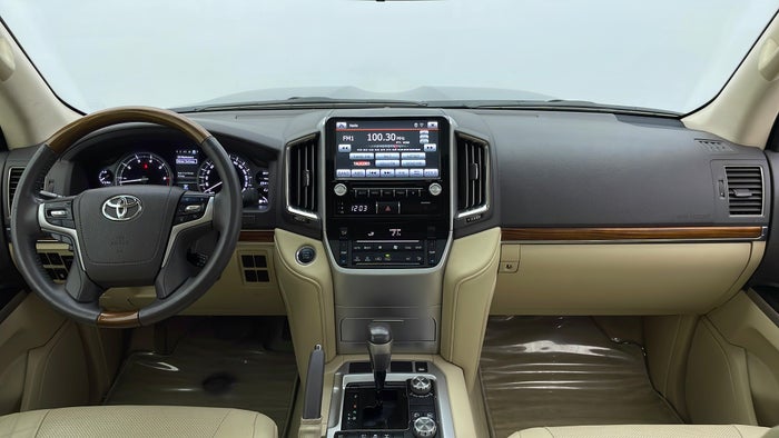 TOYOTA LAND CRUISER-Dashboard View