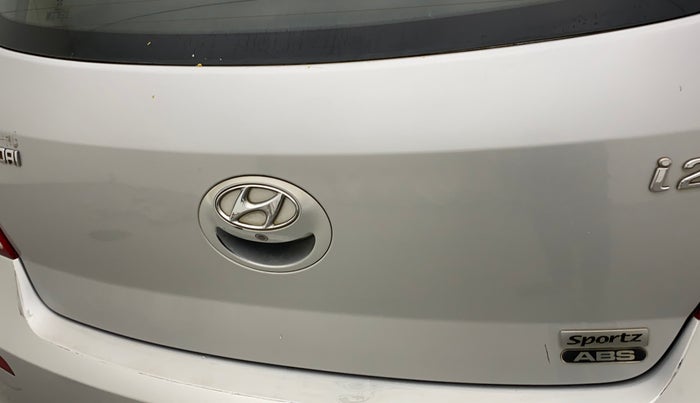 2012 Hyundai i20 SPORTZ 1.2, Petrol, Manual, 99,352 km, Dicky (Boot door) - Minor scratches