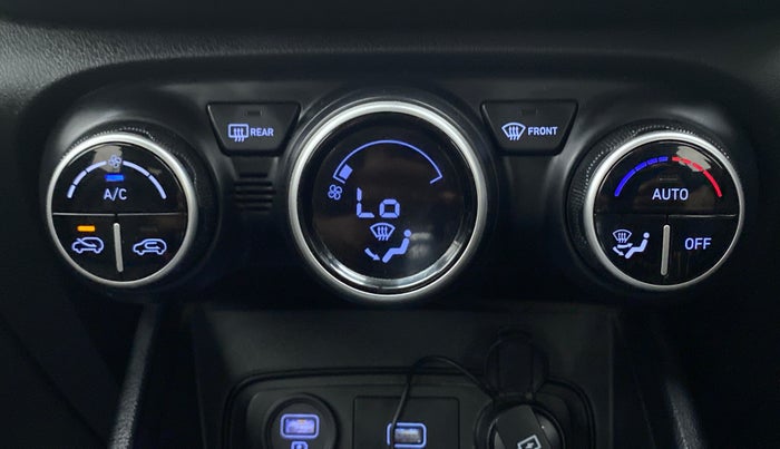 2019 Hyundai VENUE SX(O) CRDi, Diesel, Manual, 32,716 km, Automatic Climate Control