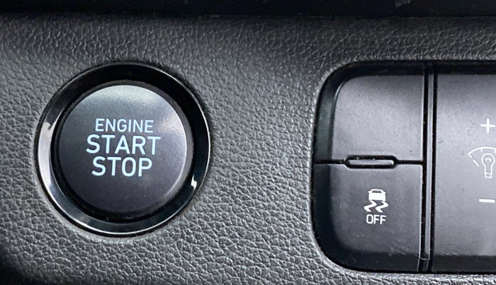 2019 Hyundai VENUE SX(O) CRDi, Diesel, Manual, 32,716 km, Keyless Start/ Stop Button