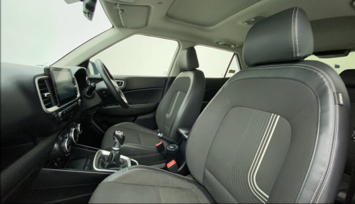 2019 Hyundai VENUE SX(O) CRDi, Diesel, Manual, 32,716 km, Right Side Front Door Cabin