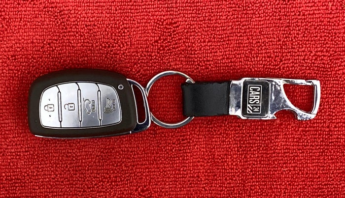 2019 Hyundai VENUE SX(O) CRDi, Diesel, Manual, 32,716 km, Key Close Up