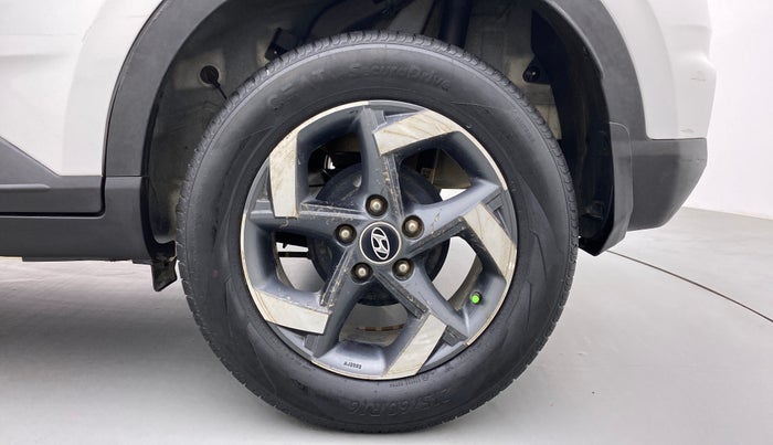 2019 Hyundai VENUE SX(O) CRDi, Diesel, Manual, 32,716 km, Left Rear Wheel