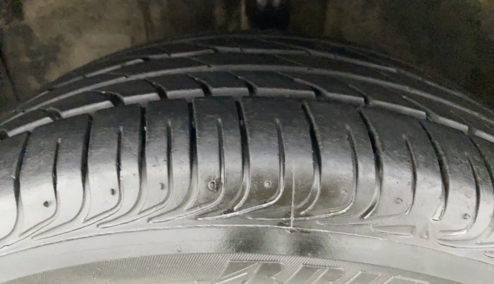 2012 Toyota Etios V, Petrol, Manual, 45,667 km, Left Front Tyre Tread