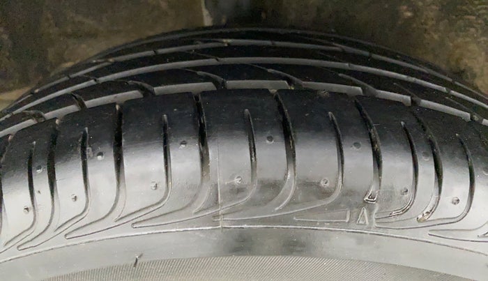 2012 Toyota Etios V, Petrol, Manual, 45,667 km, Right Rear Tyre Tread