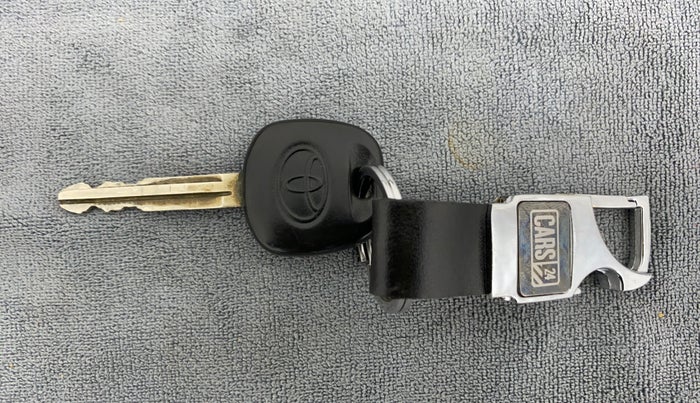 2012 Toyota Etios V, Petrol, Manual, 45,667 km, Lock system - Dork lock functional only from remote key