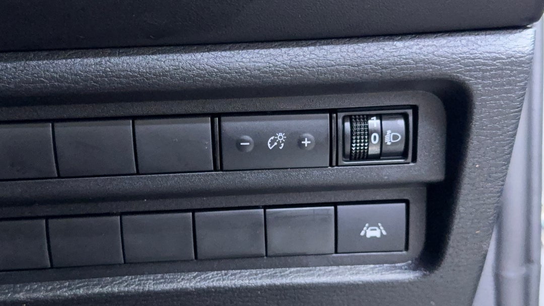 2024 Mitsubishi Outlander Es 5 Seat (2wd), Automatic, 54378 km, Utility Switches/Buttons