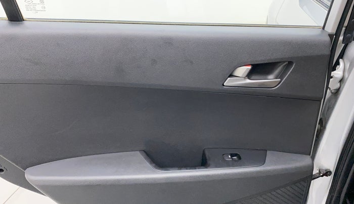 2016 Hyundai Creta SX PLUS AT 1.6 PETROL, Petrol, Automatic, 61,423 km, Left rear window switch / handle - Switch/handle not functional