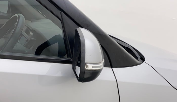 2016 Hyundai Creta SX PLUS AT 1.6 PETROL, Petrol, Automatic, 61,423 km, Right rear-view mirror - Mirror movement not proper