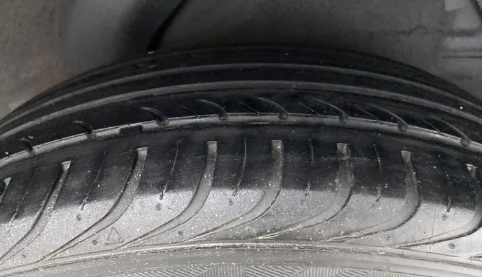 2014 Hyundai i20 MAGNA O 1.2, Petrol, Manual, 42,432 km, Left Rear Tyre Tread
