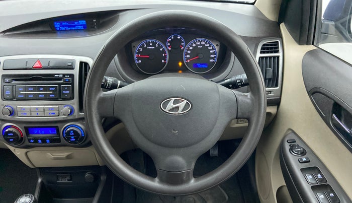 2014 Hyundai i20 MAGNA O 1.2, Petrol, Manual, 42,432 km, Steering Wheel Close Up