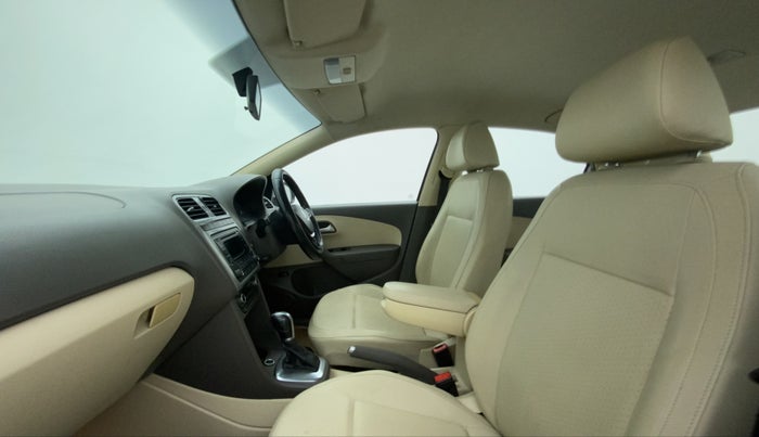 2015 Volkswagen Vento HIGHLINE 1.5 AT, Diesel, Automatic, 89,657 km, Right Side Front Door Cabin