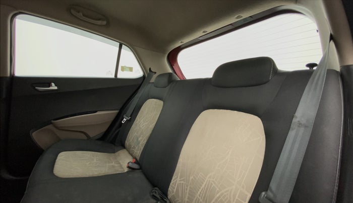 2015 Hyundai Grand i10 SPORTZ 1.2 KAPPA VTVT, Petrol, Manual, 30,880 km, Right Side Rear Door Cabin
