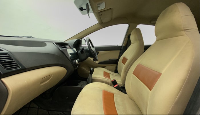 2014 Hyundai Eon MAGNA +, Petrol, Manual, 80,594 km, Right Side Front Door Cabin