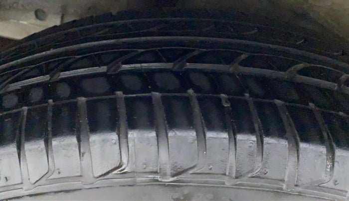 2018 Honda Jazz 1.2 V MT, Petrol, Manual, 27,075 km, Right Front Tyre Tread