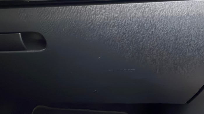 MAZDA CX 5-Dashboard Glove box Scratch