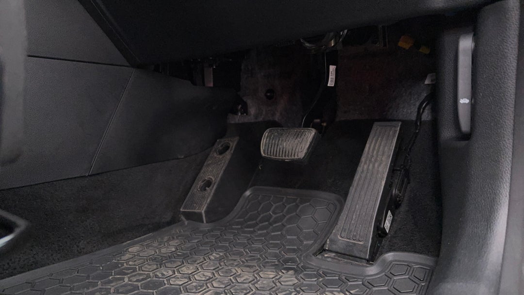 2023 Kia Sportage S (fwd), Automatic, 45535 km, Pedals and Footmat