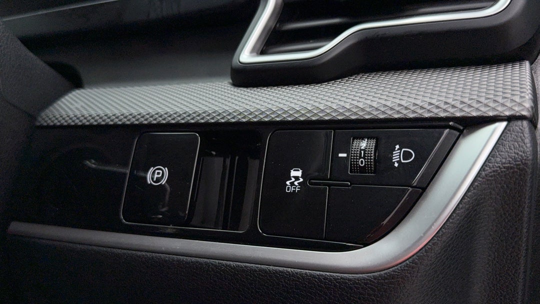 2023 Kia Sportage S (fwd), Automatic, 45535 km, Utility Switches/Buttons